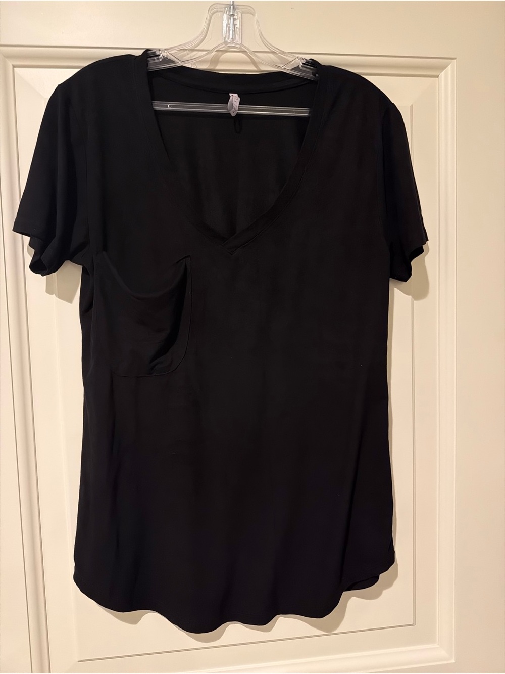 Z Supply Black V Neck Pocket Tee Size Small
Description: